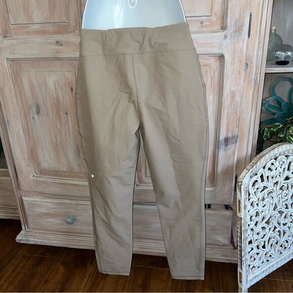 Fabletics High Waisted Cargo Pants Women’s Medium NEW - Picture 4 of 12